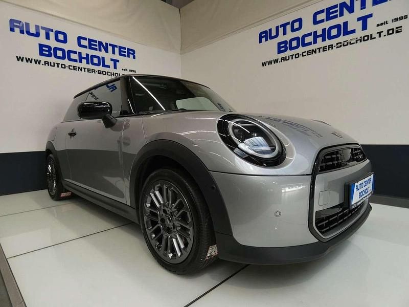 Gebraucht Mini Cooper Classic 156 PS (114 kW) 2024 Melting silver iii Kleinwagen