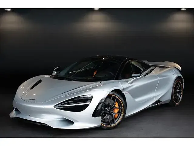 Neu McLaren 750S 751 PS (552 kW) 2025 Silber Coupé