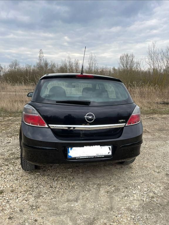 Gebraucht Opel Astra Edition 90 PS (66 kW) 2008 Schwarz Kleinwagen