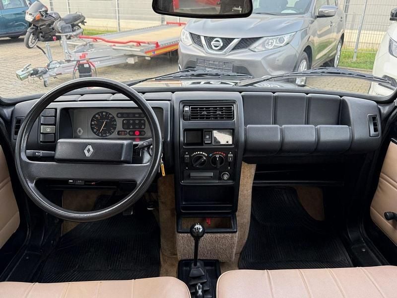 Second-hand Renault R5 45 CP (33 kW) 1981 Negru Hatchback
