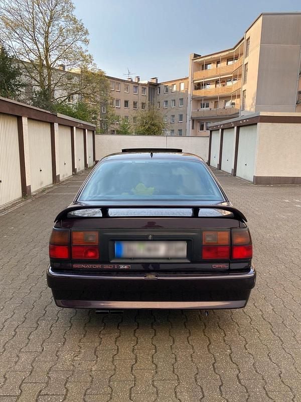 Second-hand Opel Senator 207 CP (152 kW) 1989 Mov Berlinǎ
