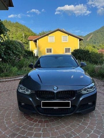 Grau metallic Gebraucht 2019 BMW 320 M Sport Limousine | 27.000 € (Guter Preis) - Bild 1/4