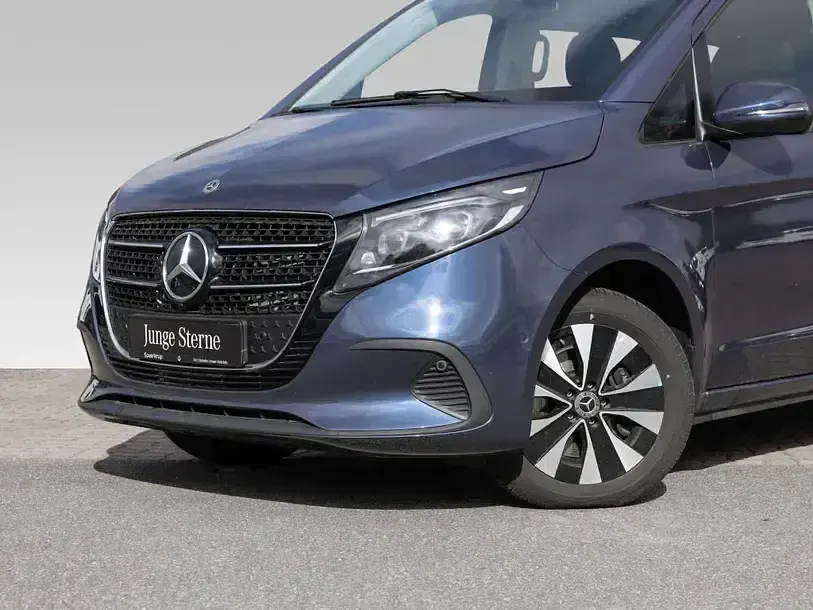 Gebraucht Mercedes V250 Style 190 PS (139 kW) 2024 Blau Van / Kleinbus