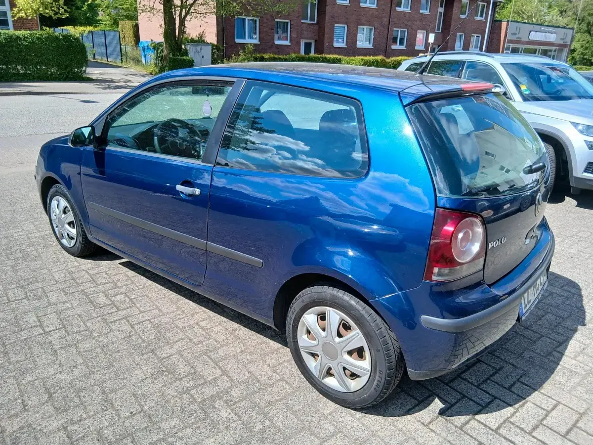 Gebraucht VW Polo 64 PS (47 kW) 2005 Blau Kleinwagen