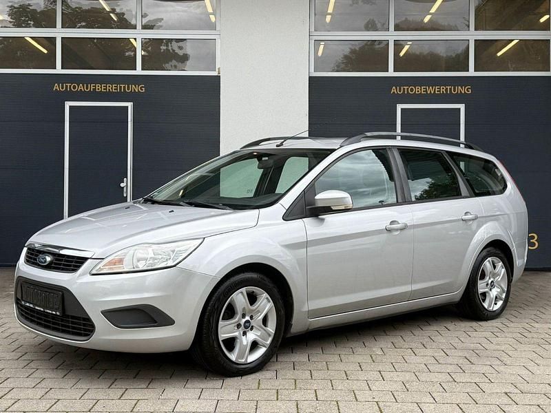 Silber Gebraucht 2010 Ford Focus Style Kombi | 2.990 € (Etwas zu teuer) - Bild 1/4