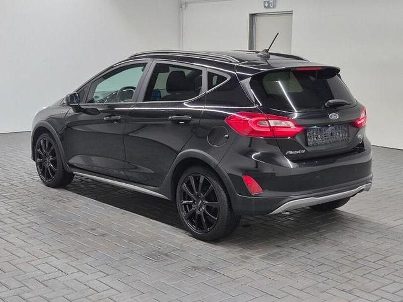 Gebraucht Ford Fiesta Active 95 PS (69 kW) 2020 Obsidianschwarz met. Kleinwagen