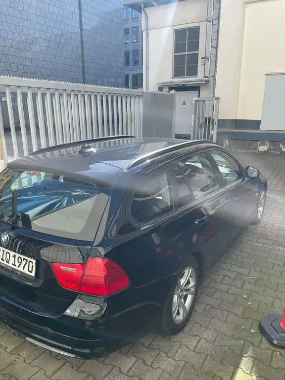 Second-hand BMW 320 184 CP (135 kW) 2011 Negru Break