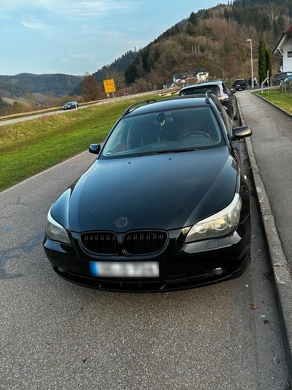 Gebraucht BMW 520 150 PS (110 kW) 2007 Schwarz Limousine