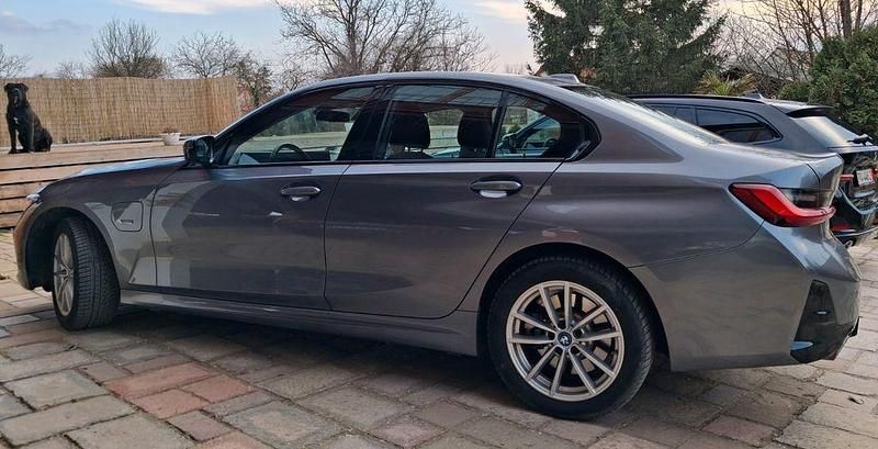 Gebraucht BMW 320e Performance 204 PS (150 kW) 2023 Grau Limousine