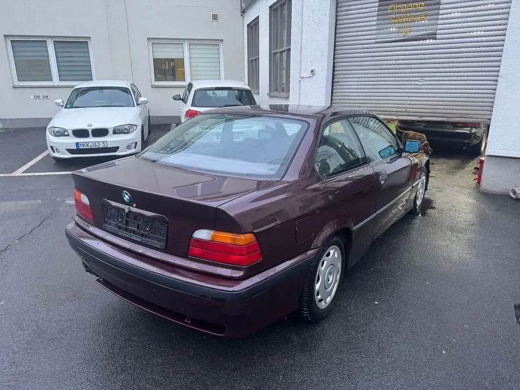Gebraucht BMW 325 192 PS (141 kW) 1993 Rot