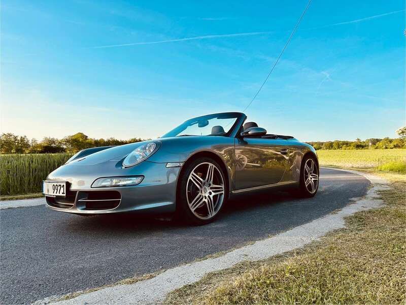 Grau Gebraucht 2005 Porsche 911 Carrera S Cabriolet Cabrio | 55.000 € (Etwas zu teuer) - Bild 1/4