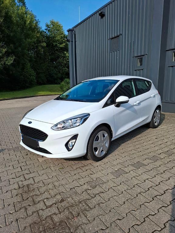 Weiß Gebraucht 2020 Ford Fiesta Cool & Connect Kleinwagen | 10.800 € (Fairer Preis) - Bild 1/4