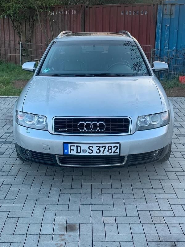 Second-hand Audi A4 220 CP (161 kW) 2001 Gri Break