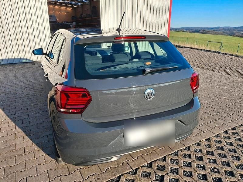 Gebraucht VW Polo 95 PS (69 kW) 2019 Grau Kleinwagen