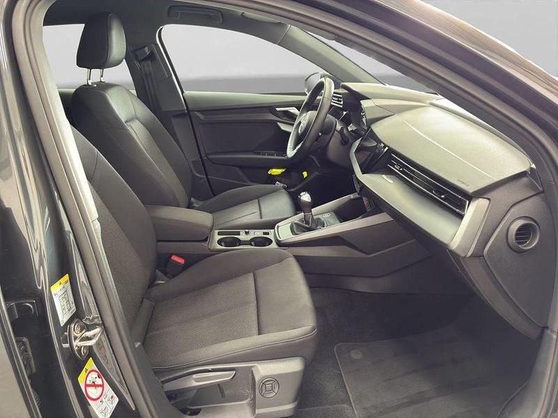 Gebraucht Audi A3 Advanced 150 PS (110 kW) 2024 Grau Limousine
