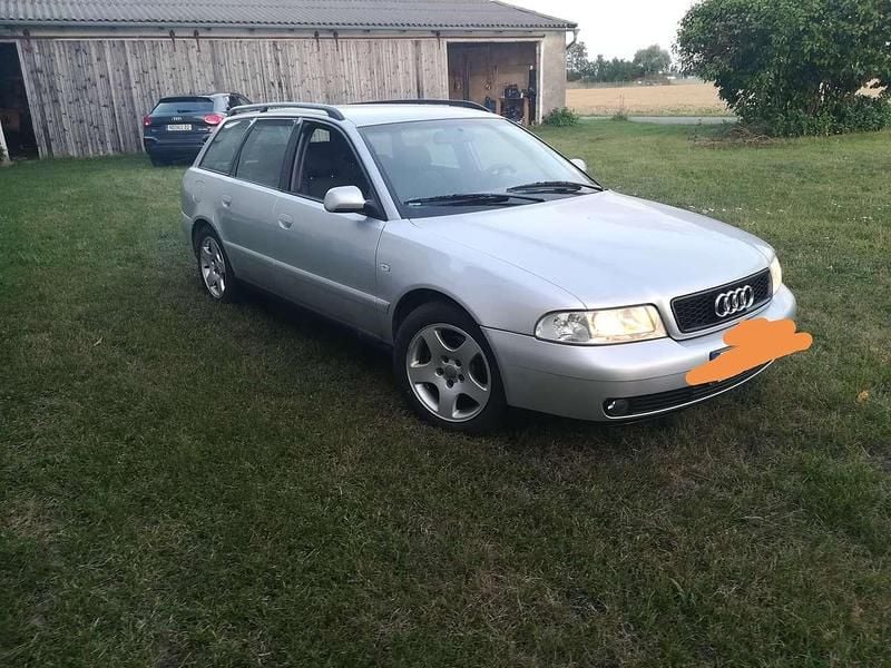 Gebraucht Audi A4 101 PS (74 kW) 2000 Silber Kombi