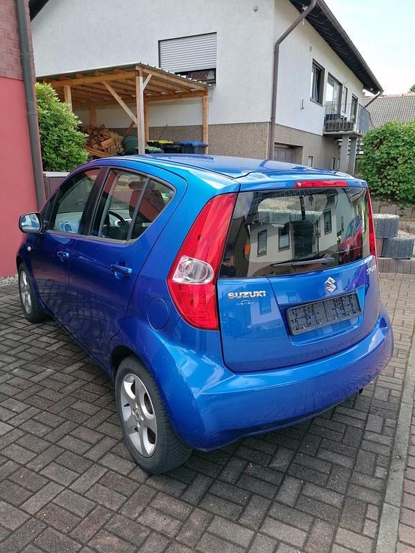 Blau Gebraucht 2010 Suzuki Splash Kleinwagen | 1.200 € (Superpreis) - Bild 1/4