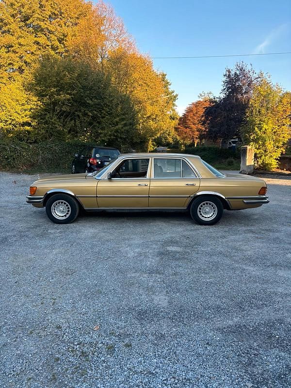 Gebraucht Mercedes 280 185 PS (136 kW) 1973 Gold Limousine