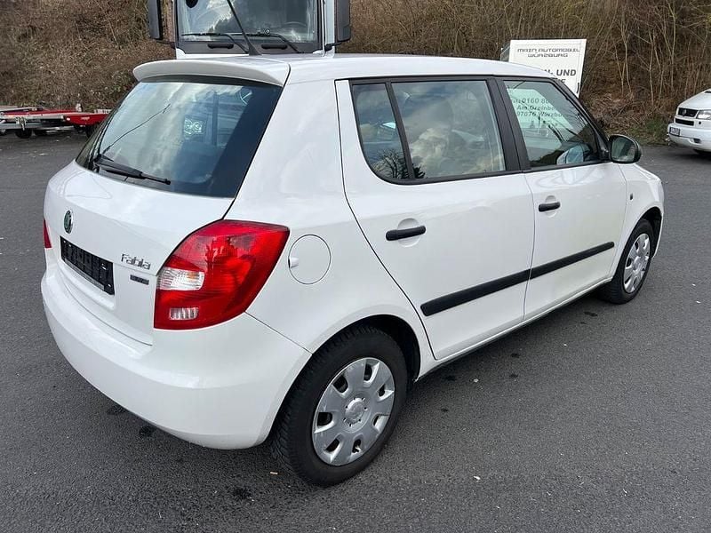 Gebraucht Skoda Fabia Cool Edition 86 PS (63 kW) 2013 Weiß Limousine