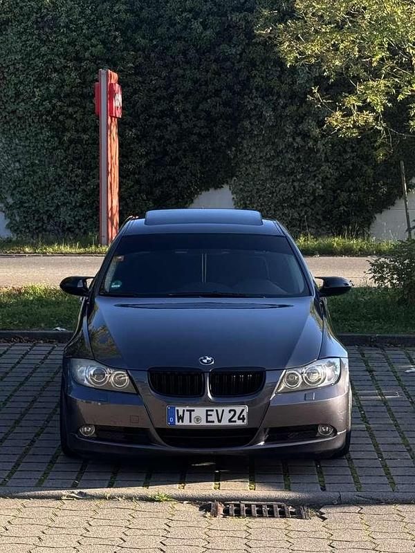 Gebraucht BMW 325 218 PS (160 kW) 2006 Limousine
