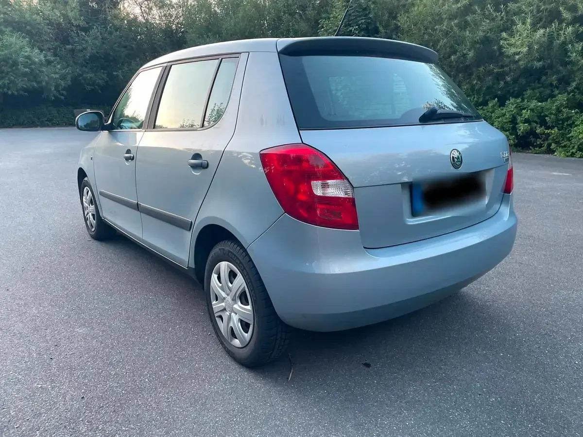 Gebraucht Skoda Fabia Comfort 60 PS (44 kW) 2010 Silber Kleinwagen