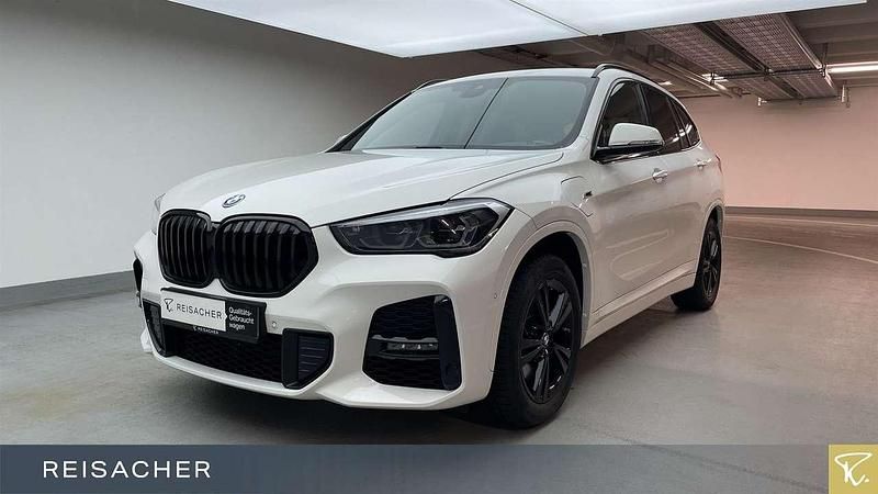 Alpinweiss Gebraucht 2022 BMW X1 Performance SUV | 27.990 € (Fairer Preis) - Bild 1/4