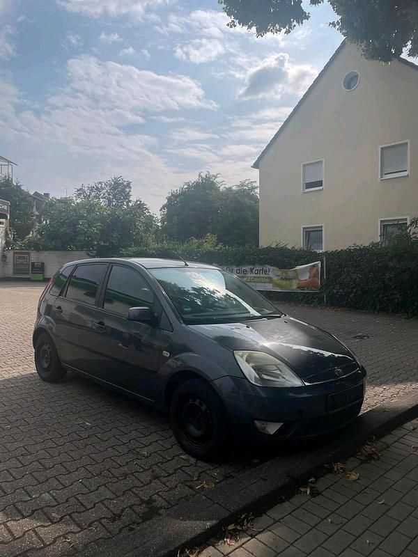 Grau Gebraucht 2006 Ford Fiesta Kleinwagen | 1.500 € (Guter Preis) - Bild 1/4