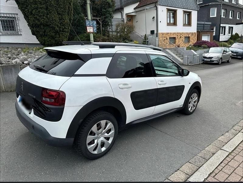 Gebraucht Citroën C4 82 PS (60 kW) 2015 Weiß Limousine