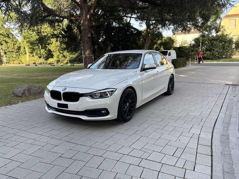 Gebraucht 2016 BMW 316 M Performance Limousine | 11.899 € (Fairer Preis) - Bild 1/4