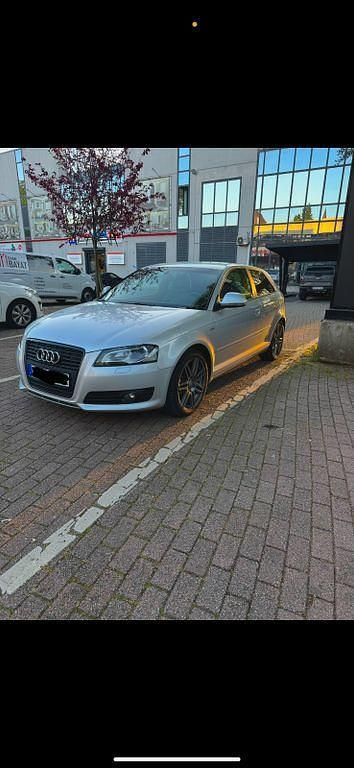 Silber Gebraucht 2010 Audi A3 S-Line Limousine | 7.280 € (Fairer Preis) - Bild 1/4