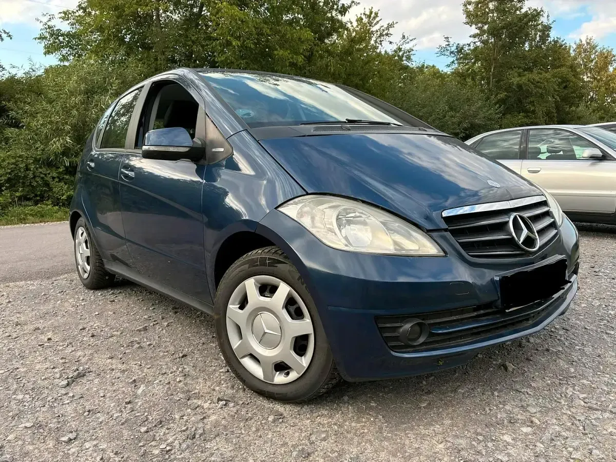 Gebraucht Mercedes A160 95 PS (69 kW) 2011 Blau Kleinwagen