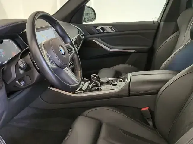 Gebraucht BMW X5 M Sport 333 PS (244 kW) 2023 Schwarz SUV