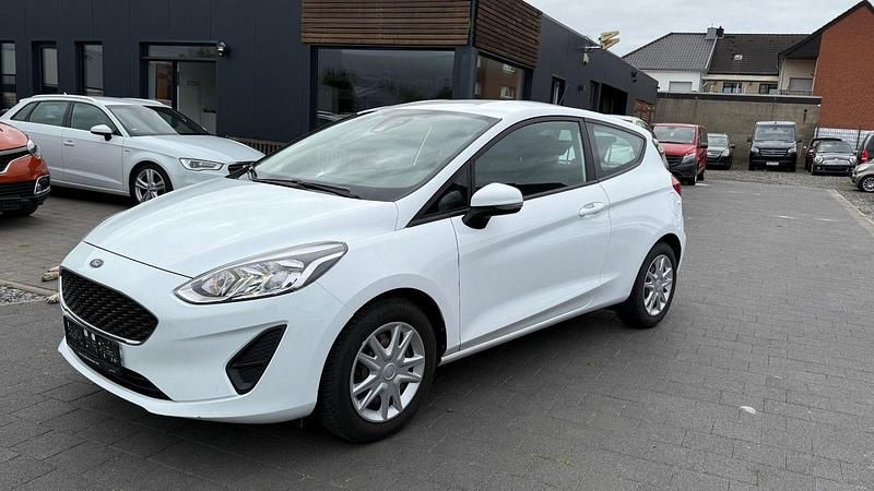 Weiß Gebraucht 2017 Ford Fiesta Kleinwagen | 5.300 € (Fairer Preis) - Bild 1/4