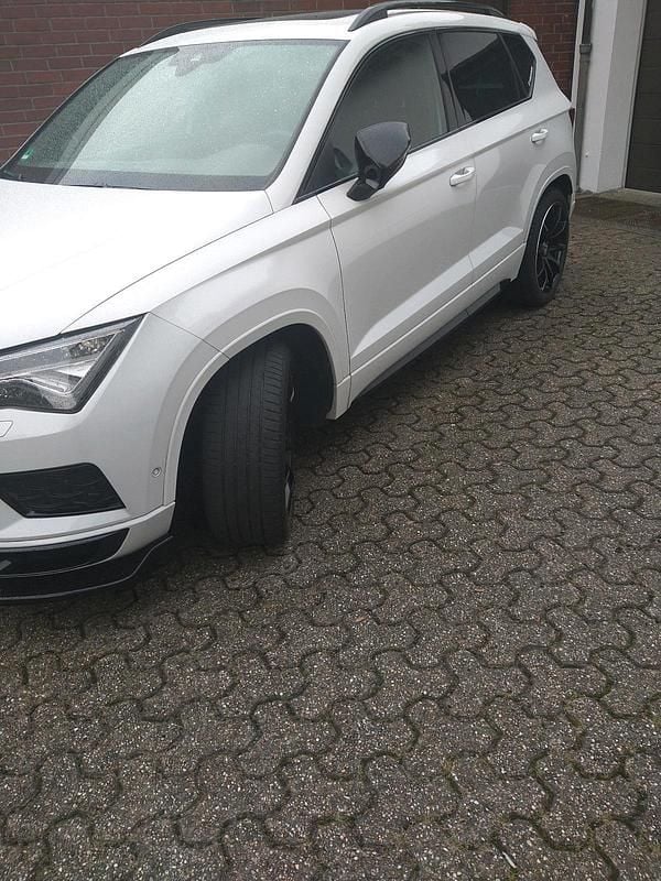 Weiß Gebraucht 2019 Cupra Ateca SUV | 25.990 € (Guter Preis) - Bild 1/4