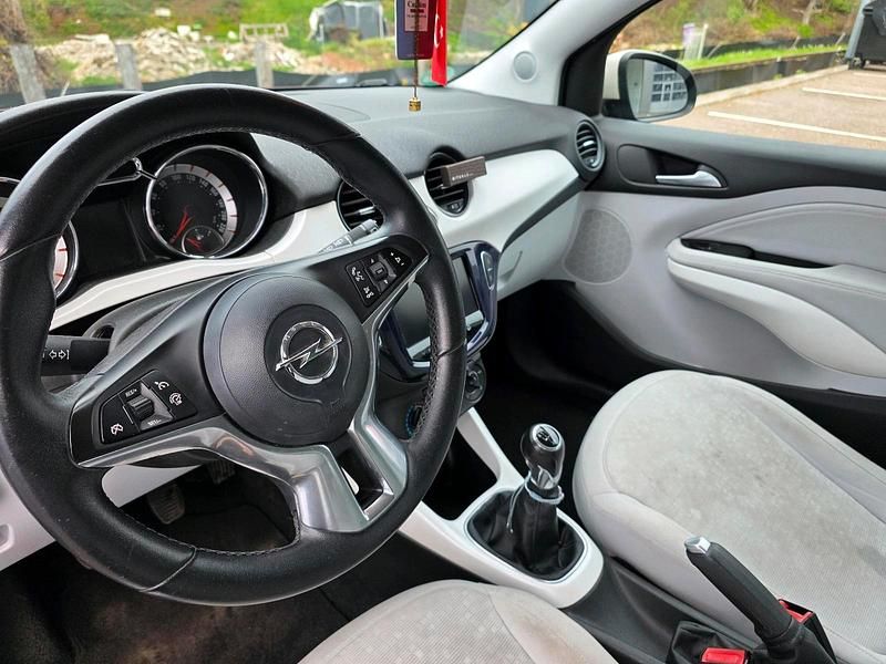 Usata Opel Adam 87 CV (63 kW) 2013 Viola Utilitaria