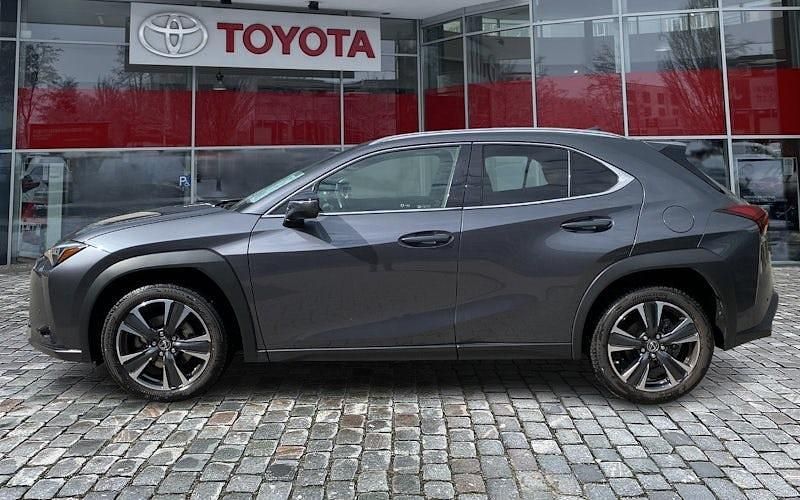 Gebraucht Lexus UX 250h 184 PS (135 kW) 2022 Grau SUV