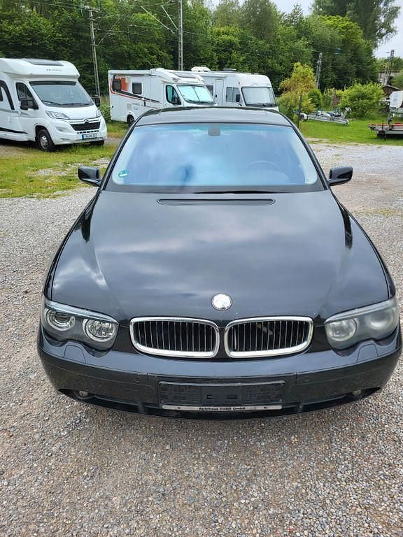 Black sapphire metallic Gebraucht 2003 BMW 735 Limousine | 2.950 € (Guter Preis) - Bild 1/4