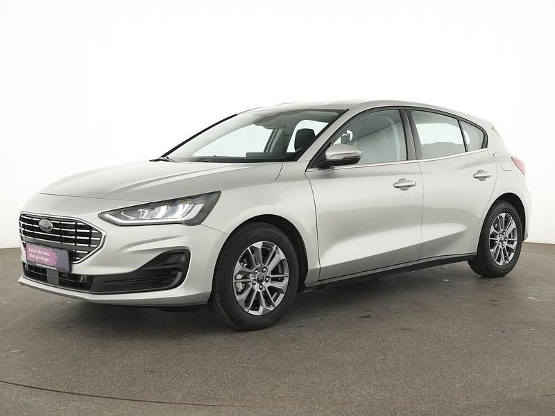 Silber Gebraucht 2023 Ford Focus Titanium Limousine | 17.329 € (Superpreis) - Bild 1/4
