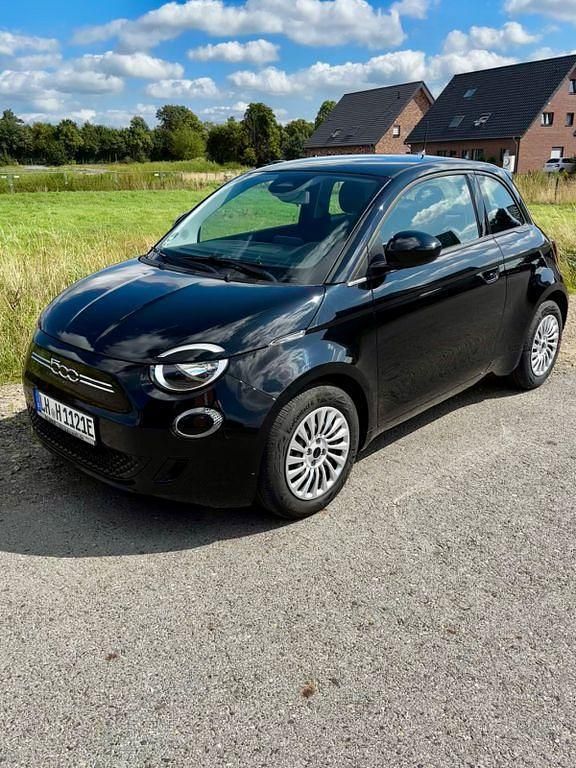 Schwarz Gebraucht 2021 Fiat 500e Kleinwagen | 12.999 € (Fairer Preis) - Bild 1/4