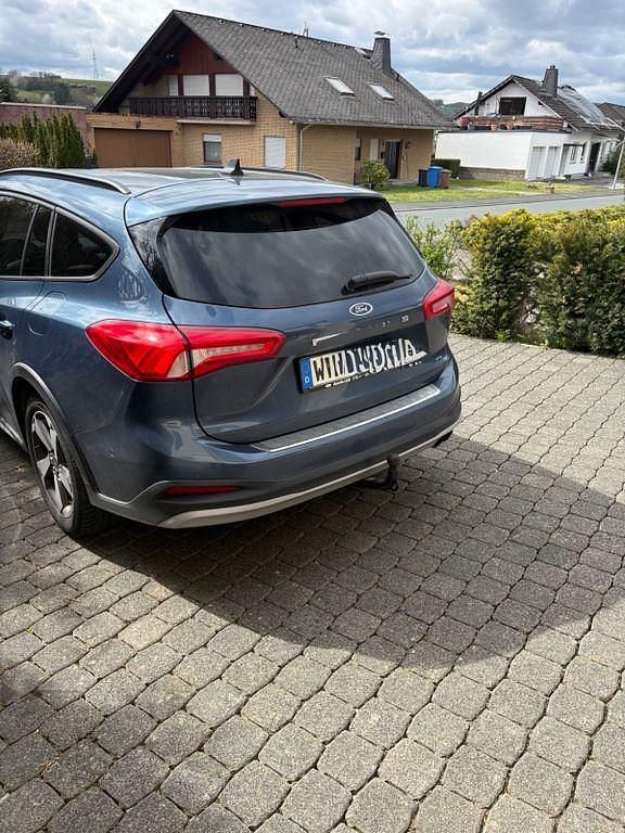 Usata Ford Focus Active 150 CV (110 kW) 2019 Blu Berlina