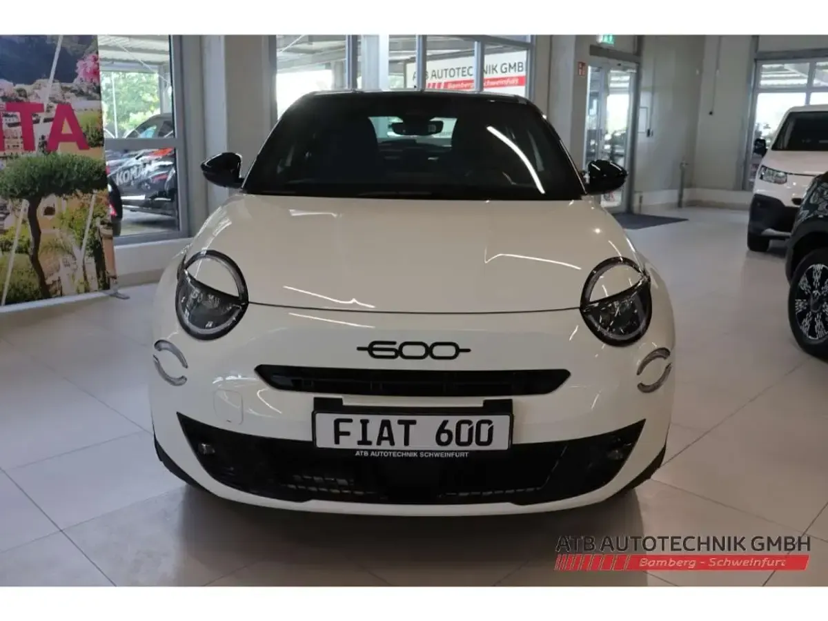 Neu Fiat 600 Street 101 PS (74 kW) 2026 Weiss SUV