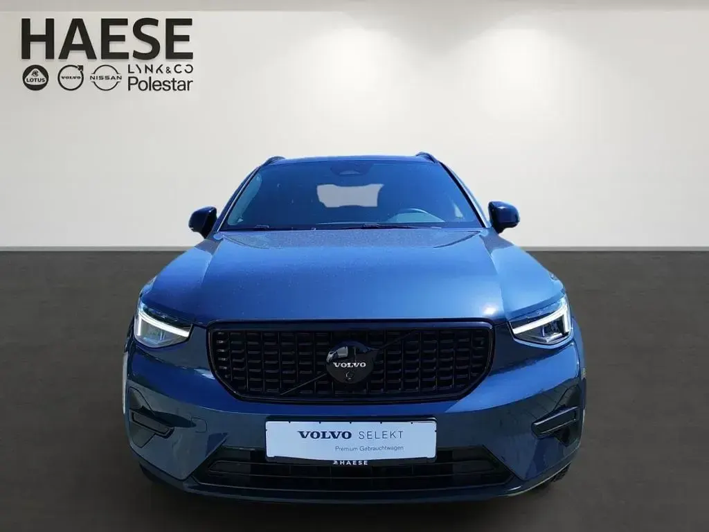 Gebraucht Volvo XC40 Plus 197 PS (144 kW) 2025 Denim blue SUV