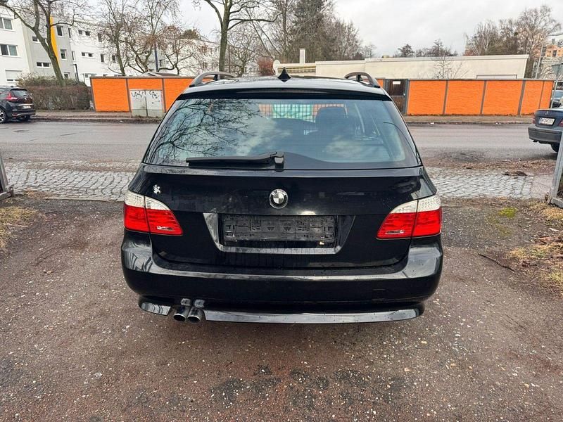 Gebraucht BMW 530 235 PS (172 kW) 2008 Schwarz Kombi