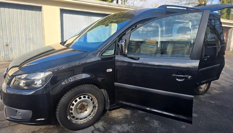Gebraucht VW Caddy Trendline 102 PS (75 kW) 2013 Schwarz Van / Kleinbus