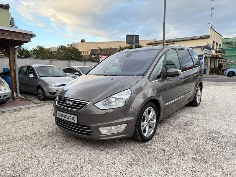 Braun Gebraucht 2011 Ford Galaxy Titanium Van / Kleinbus | 11.900 € (Teuer) - Bild 1/4