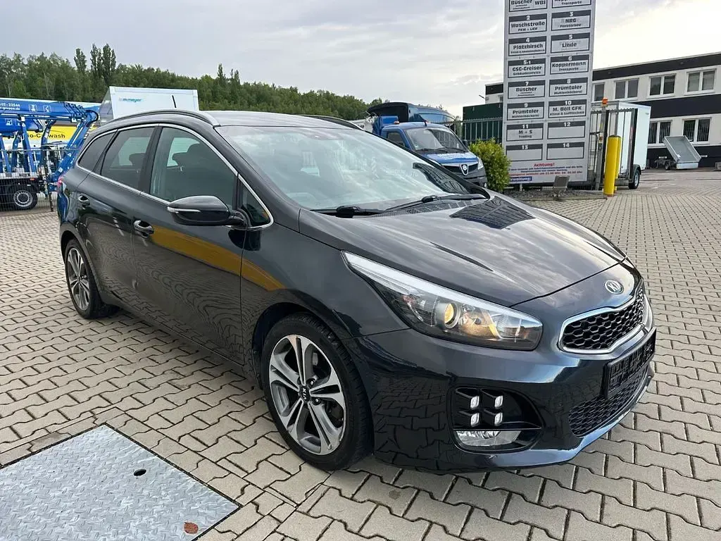 Gebraucht Kia Ceed GT GT-Line 136 PS (100 kW) 2016 Schwarz Limousine