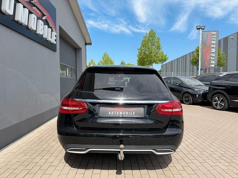 Gebraucht Mercedes C220 Exclusive 170 PS (125 kW) 2018 Schwarz Limousine