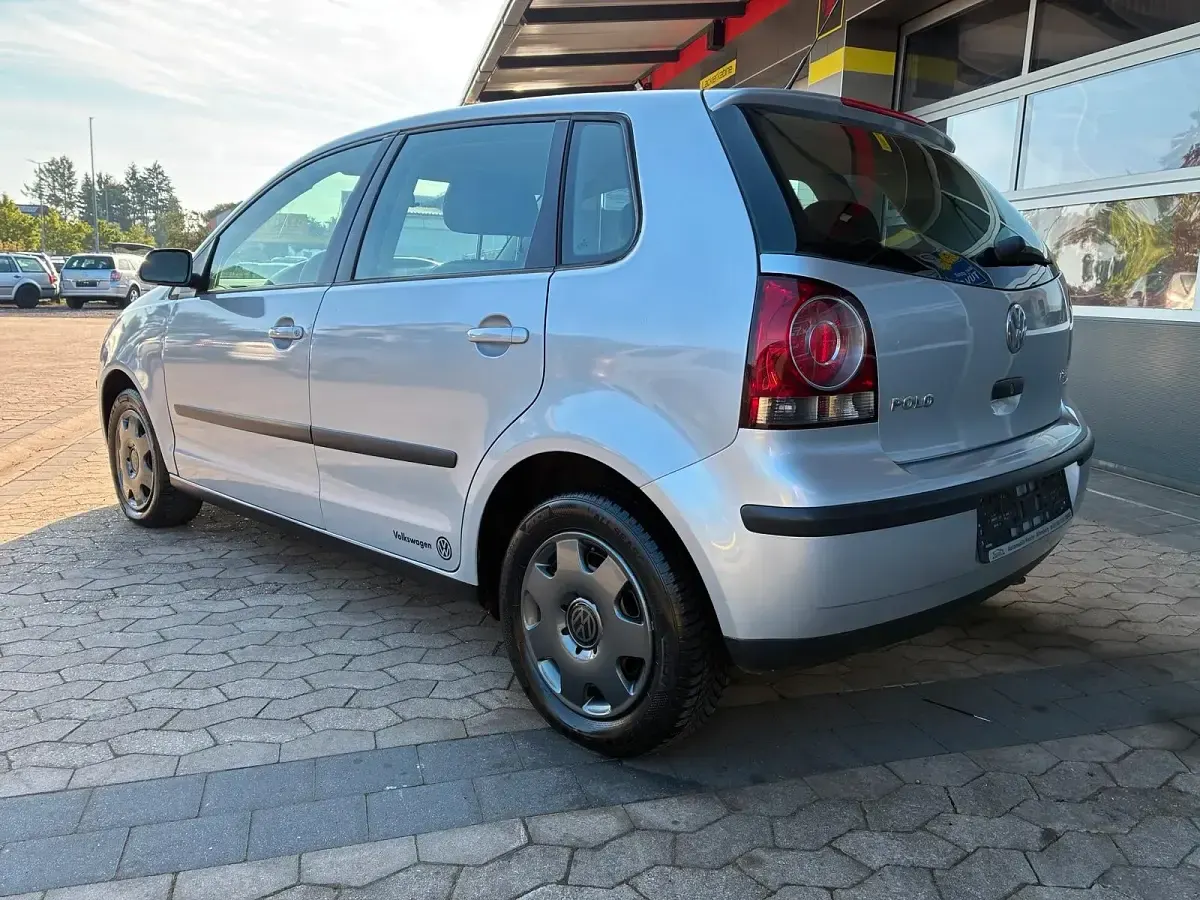 Gebraucht VW Polo 60 PS (44 kW) 2005 Silber Kleinwagen
