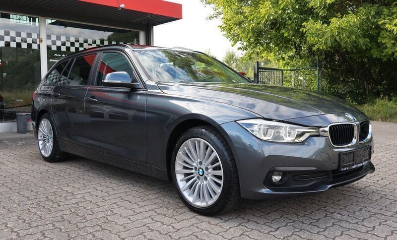 Grau Gebraucht 2019 BMW 320 Limousine | 21.500 € (Guter Preis) - Bild 1/4