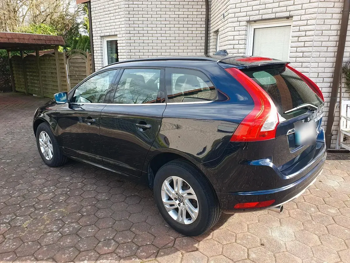 Gebraucht Volvo XC60 Momentum 150 PS (110 kW) 2016 Blau SUV
